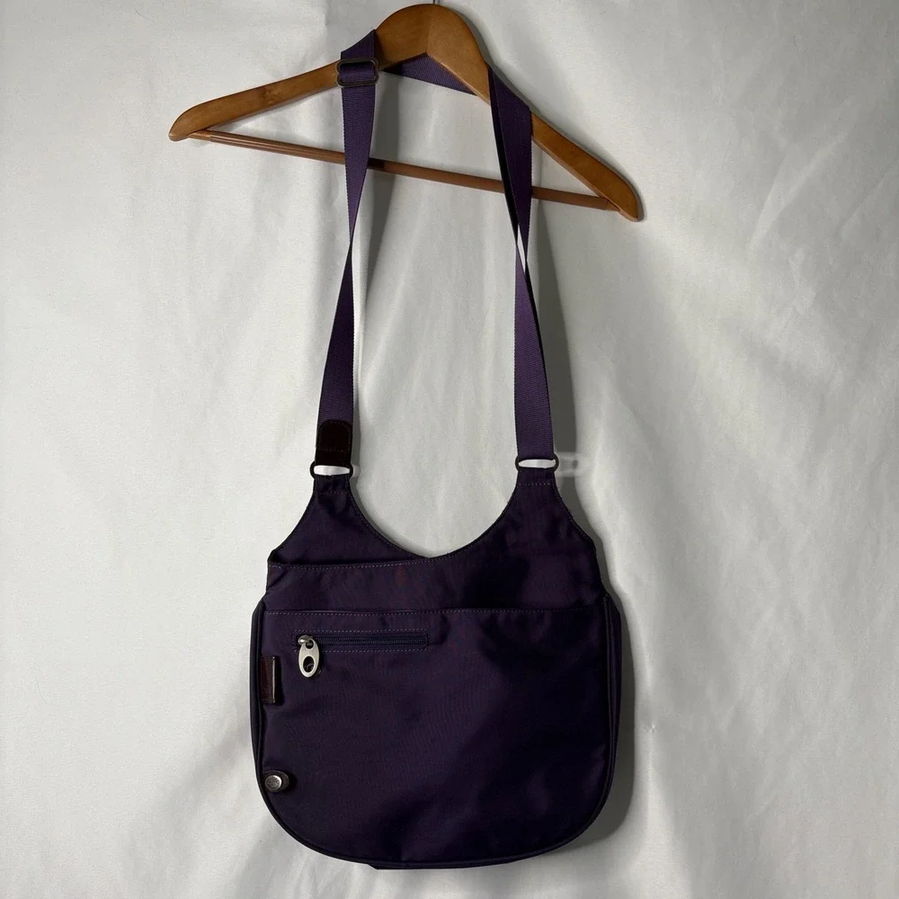 Mosey Messenger Crossbody Bag Purse Leather Accents‎ Magnetic Zip Close Purple